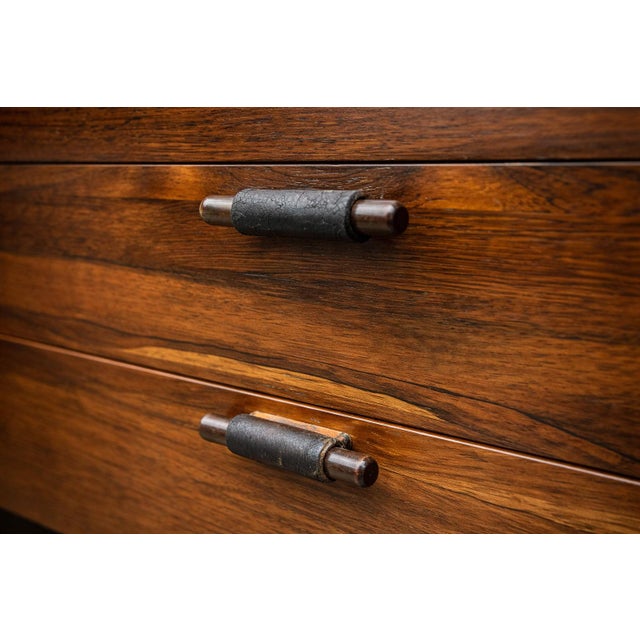 1960s Brazilian Modern “Diplomata” Desk in Hardwood by Jorge Zalszupin, 1965 – Lot 554A For Sale - Image 5 of 16