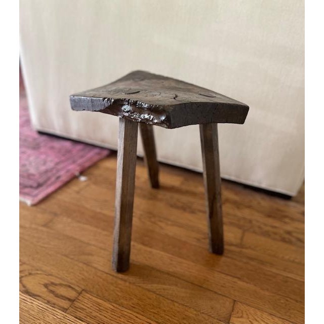 English Early 19th Century Antique English Oak and Chestnut Milking Stool For Sale - Image 3 of 8