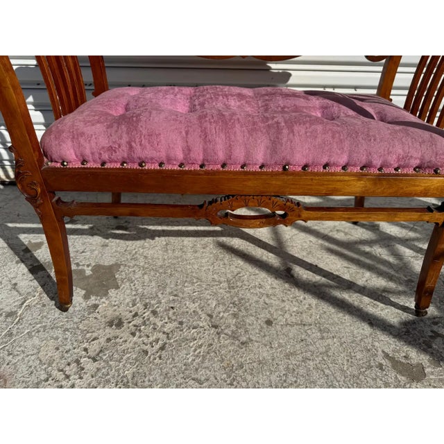 Traditional Antique 20th Century Luxury Walnut Settee For Sale - Image 3 of 4