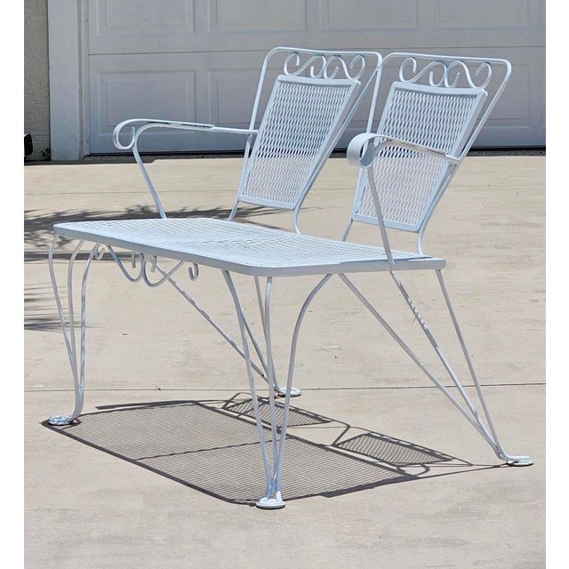 1960s Vintage Mid-Century Modern Russell Woodard Style Wrought Iron Patio Settee Bench – Hollywood Regency Salterini Style Garden Loveseat For Sale - Image 5 of 17