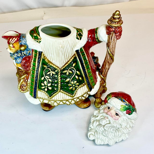 1980s Vintage Majolica Hollywood Regency Americana Fitz & Floyd Christmas Santa Tea Pot. For Sale - Image 9 of 10