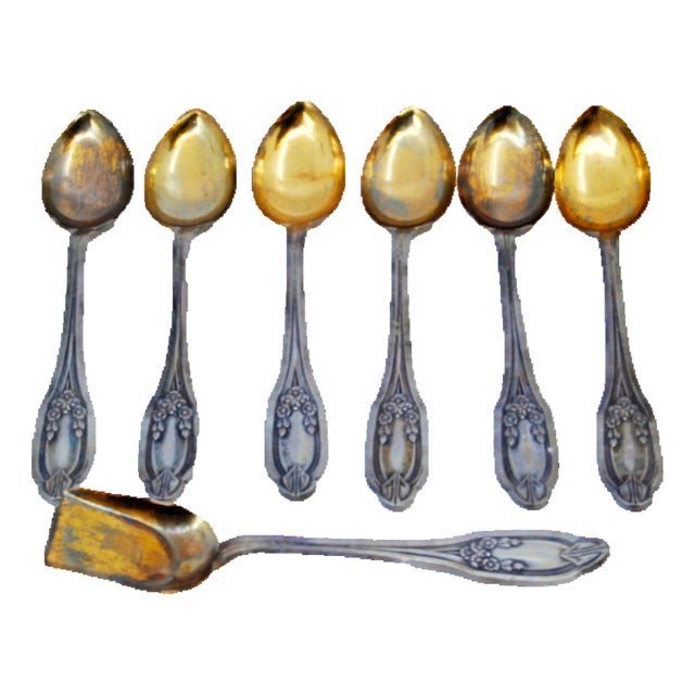 Silver Coffee Spoons and Sugar Scoop with Gold Shells and Raised Handles, Set of 6 For Sale