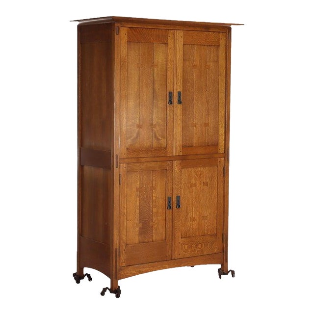 Vintage Stickley Arts & Crafts Oak & Hammered Copper Entertainment Cabinet For Sale