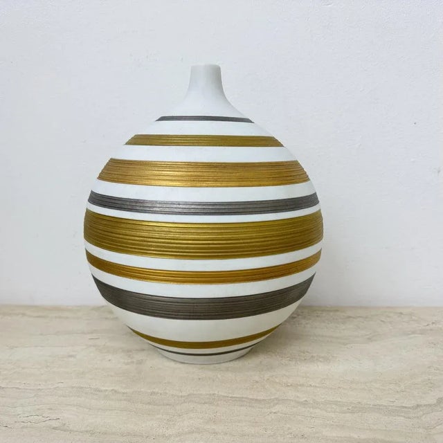 Mid-Century Porcelain Vase from Hutschenreuther, 1970s, in Good conditions. Designed 1970 to 1979 This piece has an...