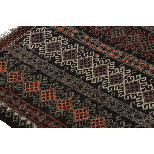 1970s Vintage Turkish Square Rug With Geometric Patterns For Sale In New York - Image 6 of 7