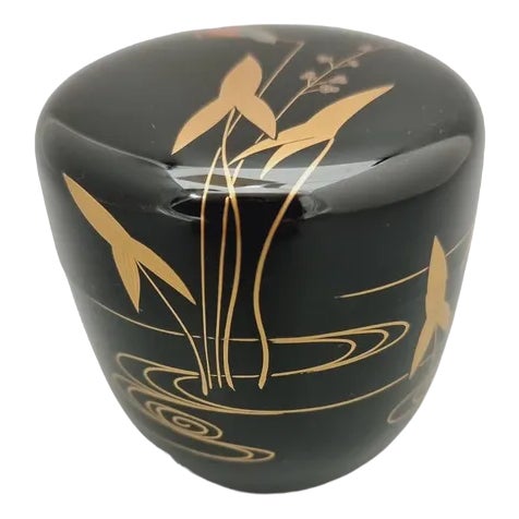 Vintage Japanese Netsuke Matcha Maker with Maki-E Lacquer with Gold Water Lilies and Multicoloured Kingfisher on Shiny Black Background, 1970s For Sale