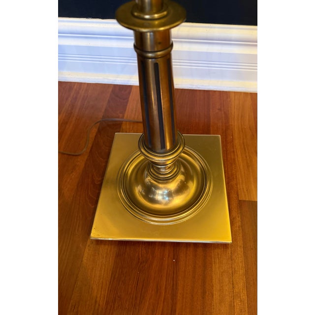 Mid 20th Century Vintage Stiffel Brass Floor Lamp With Integrated Glass Drink Table Original Shade For Sale - Image 5 of 12