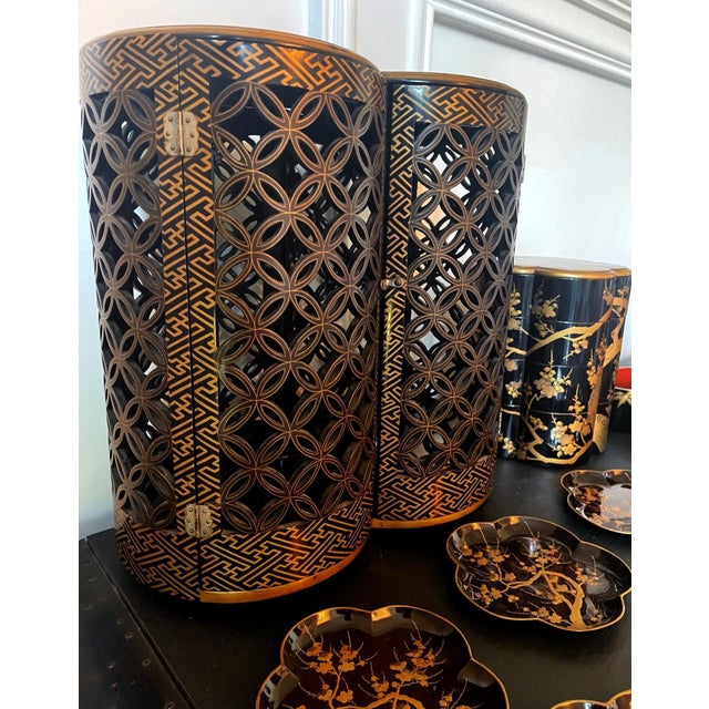 Japanese Maki-e Lacquer Portable Sagejubako Theme of Three Winter Friends For Sale - Image 10 of 18