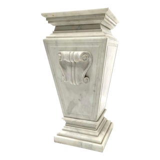 Belle Époque Carrara Marble Pedestal, Early 20th Century For Sale