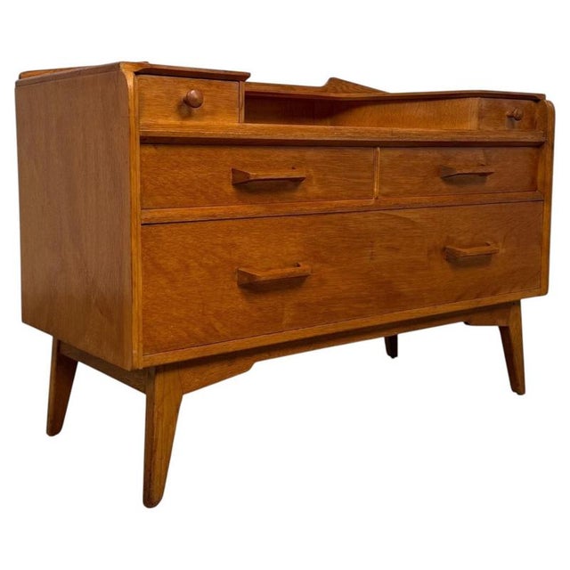 2000 - 2009 Vintage 20th Century English Golden Oak Low Chest of Drawers For Sale - Image 5 of 15