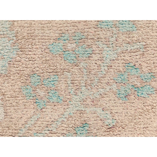 Rare Arts and Crafts Doris Leslie Blau Size: 9'3" × 11'5" (281 × 347 cm) Age: Vintage Color: Blue, Cream, Green Origin:...