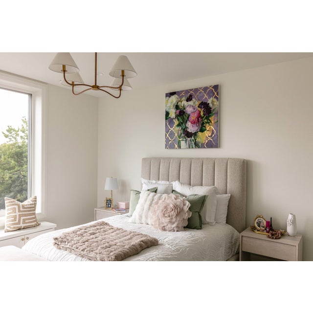 Contemporary Lattice by Yana Beylinson | Oil on Canvas with Gold Leaf Floral arrangement in a vase For Sale - Image 3 of 3