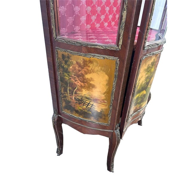 Vintage French Louis XV Vitrine Brass Curio Display Cabinet Made in Spain For Sale In Los Angeles - Image 6 of 8