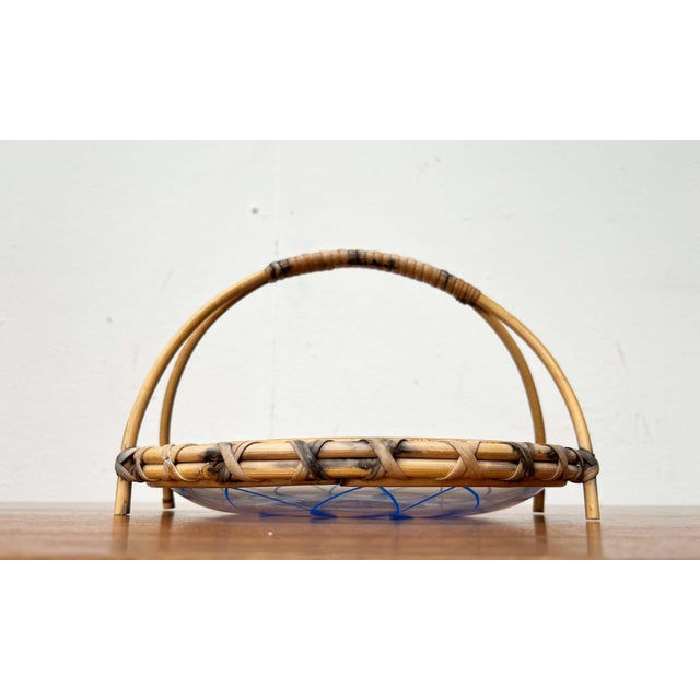 Mid-Century Modern Rattan and Glass Bowl, 1960s For Sale - Image 4 of 18