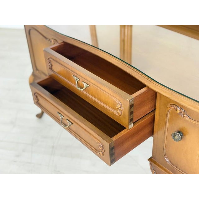 Chippendale Dressing Table in Wood For Sale - Image 6 of 14