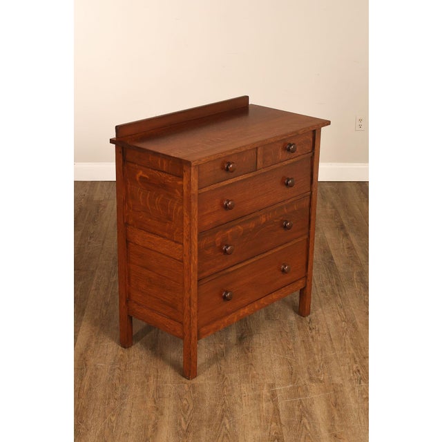 High Quality American Made Antique Gustav Stickley No. 909 Chest Of Drawers Constructed In Quarter Sawn Oak. Features Five...