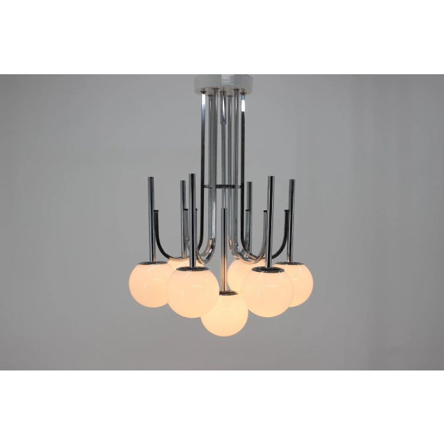 Chandelier, 1970s, in Very Good conditions. Designed 1970 to 1979 Up to 250V (Europe/UK Standard).The wiring of this item...