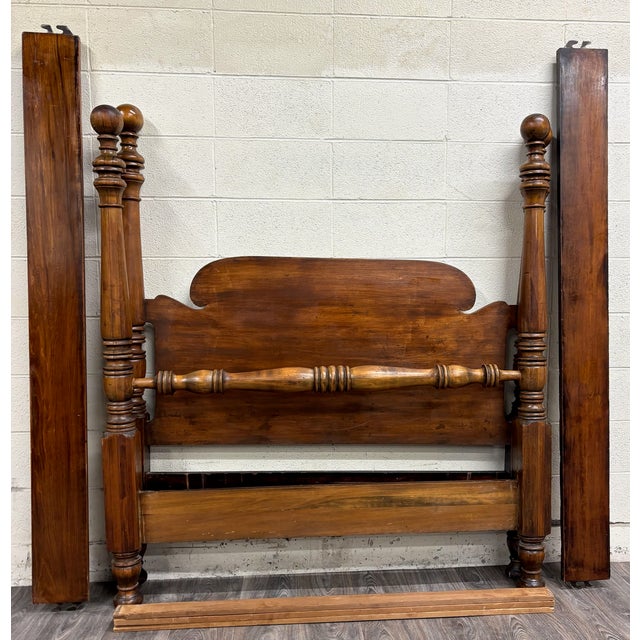 This is a beautiful vintage, possibly antique, full sized Duncan Phyfe style traditional low poster cannonball bed. Wood...