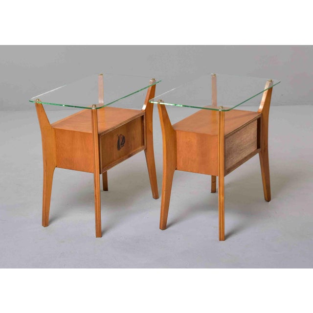Wood Pair of Italian Mid-Century Blonde Walnut Bedside Tables With Elevated Glass Tops For Sale - Image 7 of 12