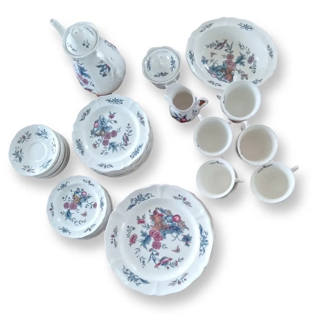 Wedgwood 1960s Williamsburg Potpourri by Wedgwood- 54 Pieces For Sale - Image 4 of 7