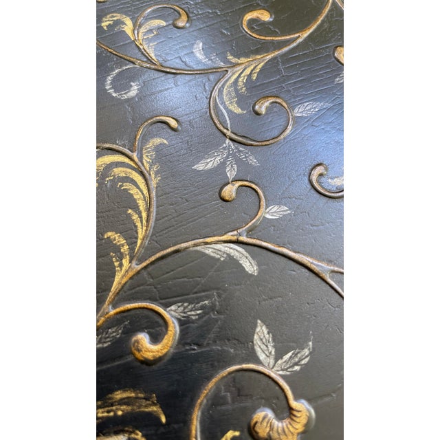 Hand-Painted Chinoiserie Round Entry Table For Sale - Image 11 of 11