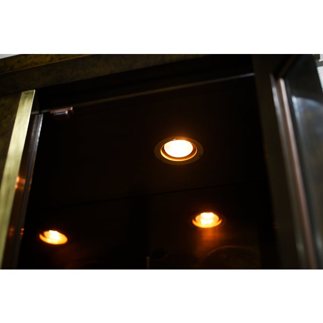 Brown Mid-Century Amboyna Wood and Brass Lighted Curio Display by William Doezema for Mastercraft - A Single Unit For Sale - Image 8 of 12