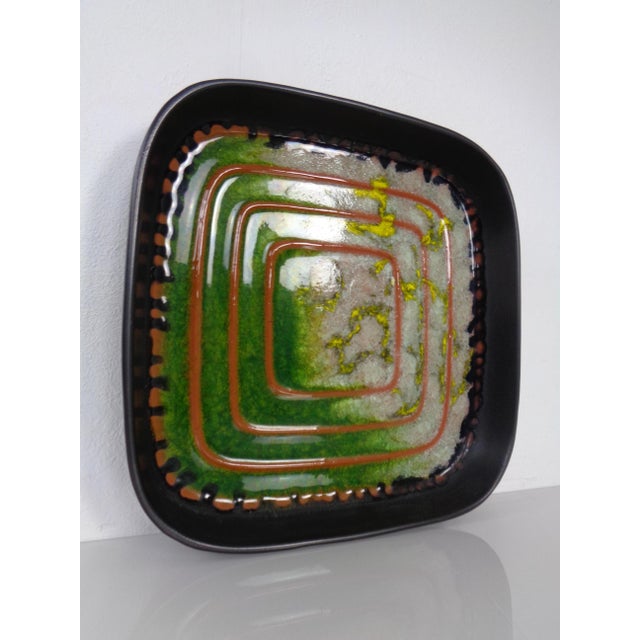 Large Karlsruhe majolica ceramic bowl from the 1960s in very good condition with no damage. Marked on the underside. This...