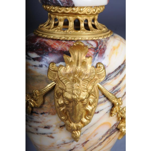 French Ornate Rams Head Potpourri Vase in Marble with Bronze For Sale - Image 11 of 18