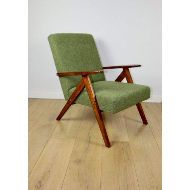 Green Vintage B-310 Var Armchair in Green Boucle, 1970s For Sale - Image 8 of 10