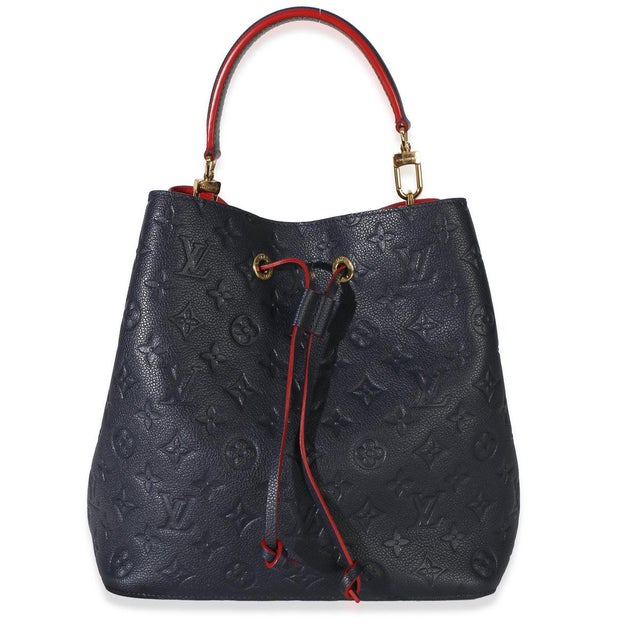 Item #: 155027 Exterior Material: Leather MSRP: 2,980 Interior Material: Microfiber Size: MM Features Interior: Two...