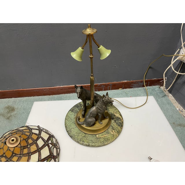 Vintage Dog Table Lamp in the style of Tiffany with Marble Base, 1950s For Sale - Image 4 of 12