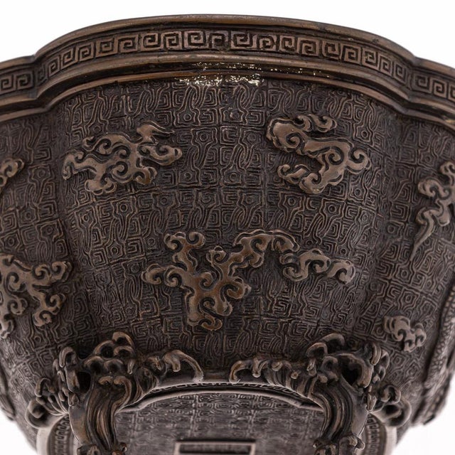 Antique Japanese Edo Style Bronze Vessel, 19th Century For Sale - Image 11 of 18