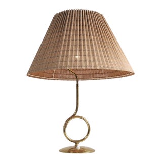 1950s Large Mid-Century Modern Valinte Table Lamp in Brass & Rattan For Sale