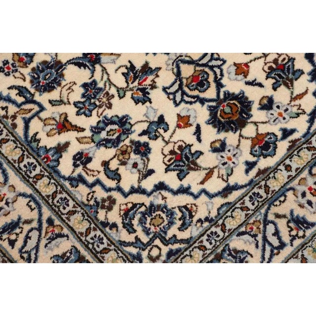 Kashan Rug in Hand-Knotted Wool For Sale - Image 6 of 11