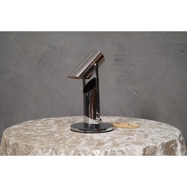 Pair of elegant and refined table lamps, with a clean and very original design as in the Italian style of the mid-last...