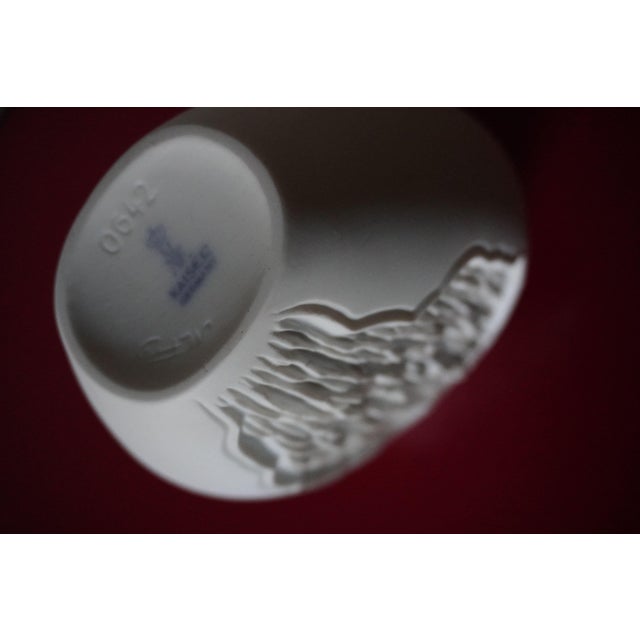 1960s Vintage German Vase in Biscuit Porcelain from AK Kaiser, 1960s. For Sale - Image 5 of 6