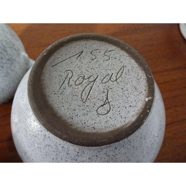 Ceramic Vintage White Ceramic Vases by Hans Welling for Ceramano, 1960s, Set of 5 For Sale - Image 7 of 18