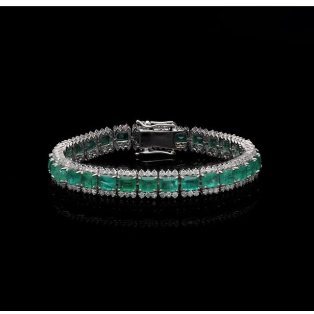 12.46 Ct Natural Zambian Tennis Bracelet with 3.25 Ct Diamonds and 18k Gold For Sale - Image 17 of 18