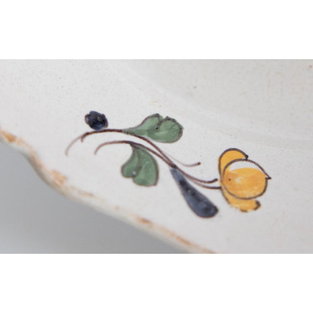 18th Century French Nevers Birdbath Polychrome Faïence Plate For Sale - Image 4 of 6