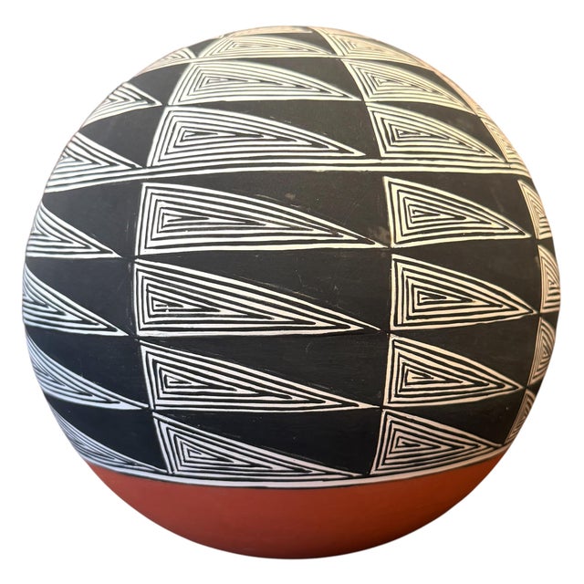 Late 20th Century Set of Two Acoma Pueblo Seed Pots For Sale - Image 5 of 17