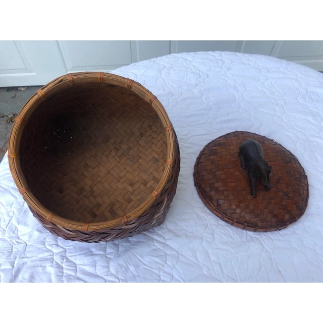 Vintage Wicker Basket With Horse-Shaped Handle For Sale In Naples, FL - Image 6 of 7