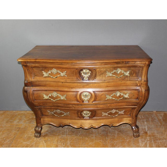 Bordeaux Style Walnut Commode, 18th-Century For Sale - Image 10 of 15