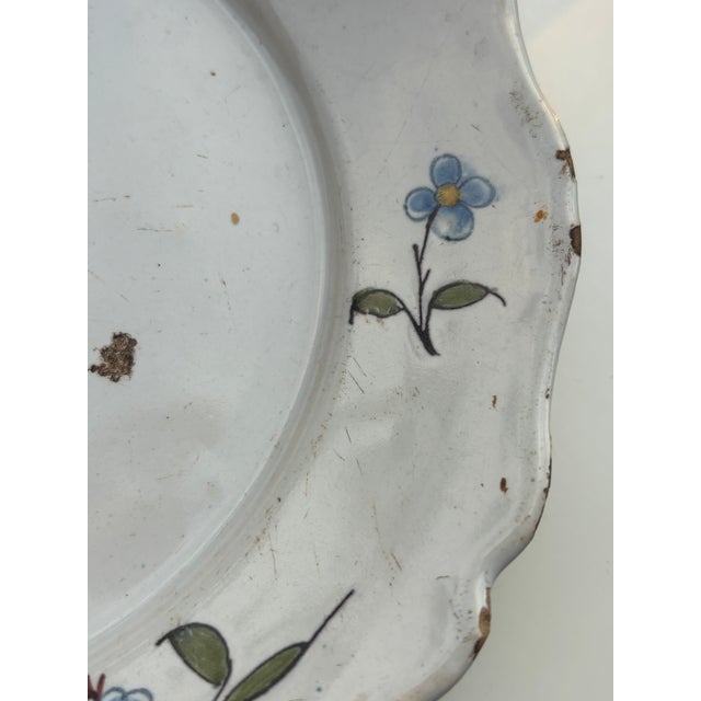 Antique Plates from Moustiers, 1760, Set of 2 For Sale - Image 6 of 18