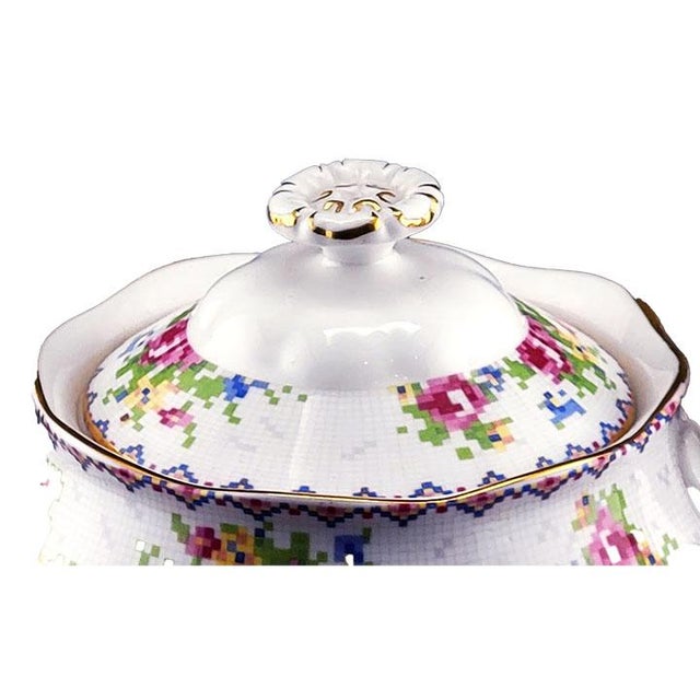 English Royal Albert Teapot Petit Point Made in England Excellent For Sale - Image 3 of 6