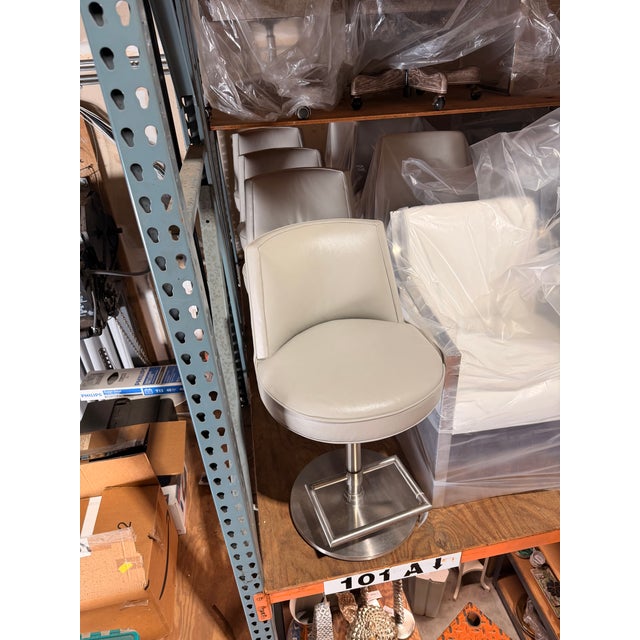 Early 21st Century Attributed Vanguard Light Gray Leather Counter Stool With Chrome Pedestal Base For Sale - Image 5 of 5