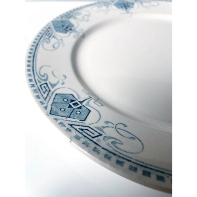 Art Nouveau French U & C Sarreguemines Plate in Germaine Pattern For Sale - Image 3 of 5