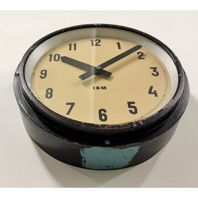 Industrial Black Factory Wall Clock from IBM, 1950s For Sale - Image 6 of 17