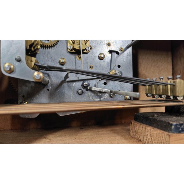 Early 1930s Art Deco Girod Morbier Mantle Clock – 5-Rod Westminster Chime – Movement No. 28186 For Sale - Image 4 of 7