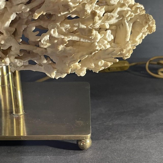 Gemstone Hollywood Regency Coral Table Lamp in Gilded Bronze Base from Willy Daro, 1970s For Sale - Image 7 of 16