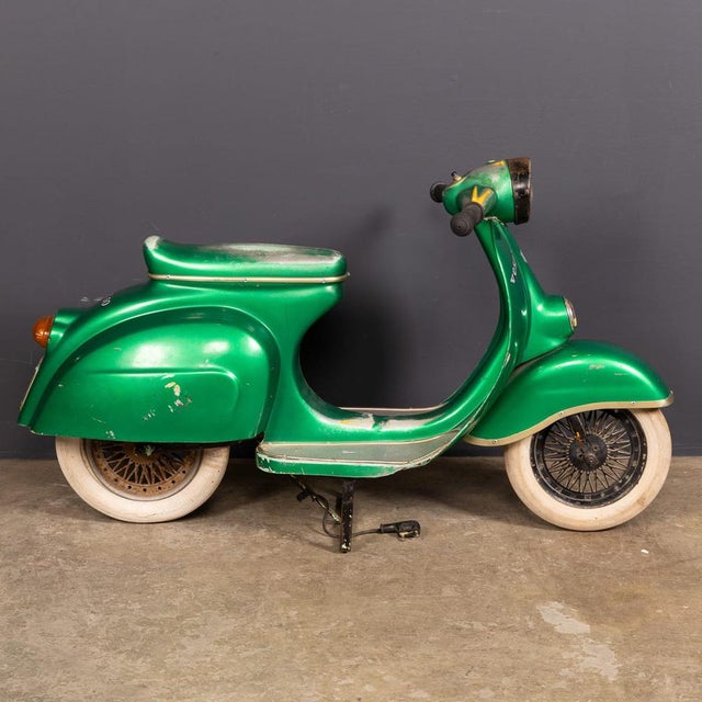 1960s Vintage Italian Ride on Vespa for Children, 1960 For Sale - Image 5 of 18